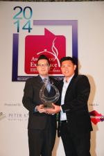 <br />Business Development Manager, Eurocave, Mr Hewett Tan, presenting Absinthe Restaurant Francais with the Eurocave Old World Wine List of the Year award.
