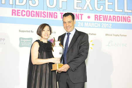 <br /><div>
	Aldo Molinaro, assistant general manager of Culina Pte Ltd receives the epicure Gourmet Distributor Of The Year</div>
<div>
	award from Cecilia Goh, Publisher / Executive Director of epicure magazine.</div>