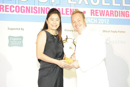 <br />Gunther’s Modern French Cuisine takes the honour of being Indoguna Restaurant of the Year, presented by Helene Raudaschl, Managing Director of Indoguna (Singapore) Pte Ltd. <br />