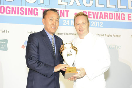 <br />Not just your typical French restaurant, Gunther’s Modern French Cuisine does it best with catering with the win for Steward's Solution Outstanding Caterer of the Year! The award is presented by Michael Lian, Managing Director of Steward's Solution Pte Ltd. <br />